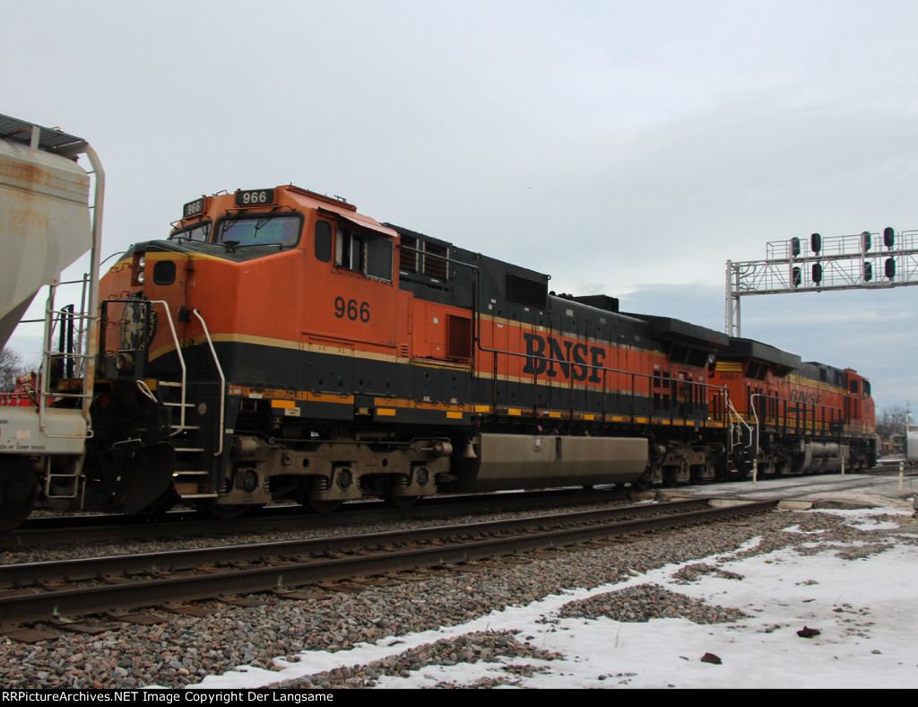 BNSF 966